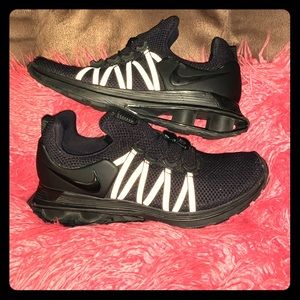 Nike Shox Gravity Triple Black